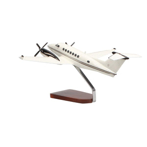 High Flying Models Aircraft Models Beechcraft® King Air B-350 Large Mahogany Model