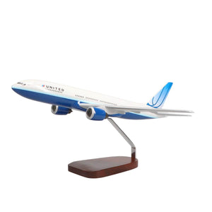High Flying Models Aircraft Models Boeing™ 777-200 United Airlines (Blue Tulip Livery) Large Mahogany Model