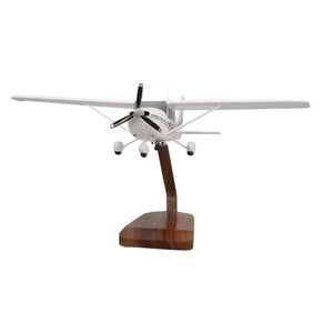 Cessna 182 Skylane (White) Large Mahogany Model