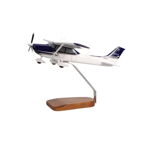 Cessna 182 Skylane (Blue & White) Large Mahogany Model