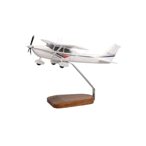 Cessna 182 Skylane (White) Large Mahogany Model