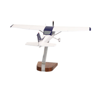 Cessna 182 Skylane (Blue & White) Large Mahogany Model