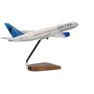 Boeing 777-200 United Airlines (2019 New Livery) Large Mahogany Model