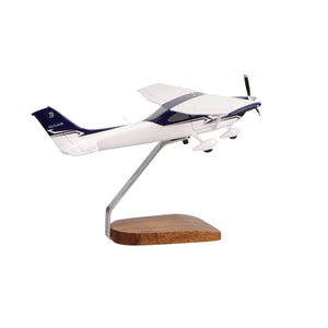 Cessna 182 Skylane (Blue & White) Large Mahogany Model